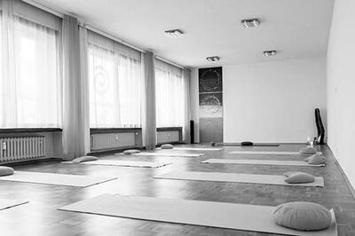 Yoga in Braunschweig, Yoga Kurse in Braunschweig, Yogaausbildung, Yogalehrausbildung, Ausbildung, Yoga Workshops, solis Yoga, Yogaschule SOLIS